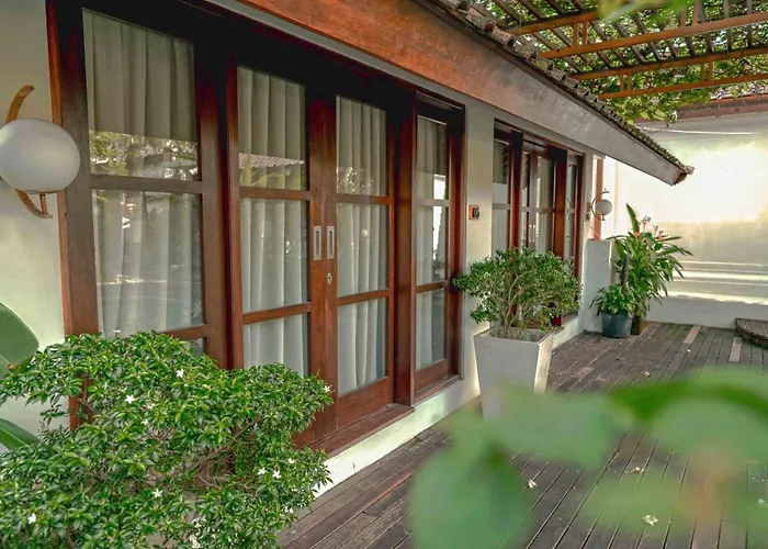 Goya Courtyard 3*